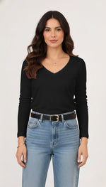 Cargar imagen en el visor de la galería, T-SHIRT CUELLO V MANGA LARGA - TALLA L / XL
