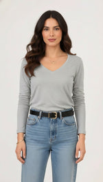 Cargar imagen en el visor de la galería, T-SHIRT CUELLO V MANGA LARGA - TALLA L / XL
