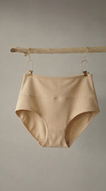 Cargar imagen en el visor de la galería, ESSENTIAL INTIMATES BD - CACHETERO C/ PRETINA TALLA M

